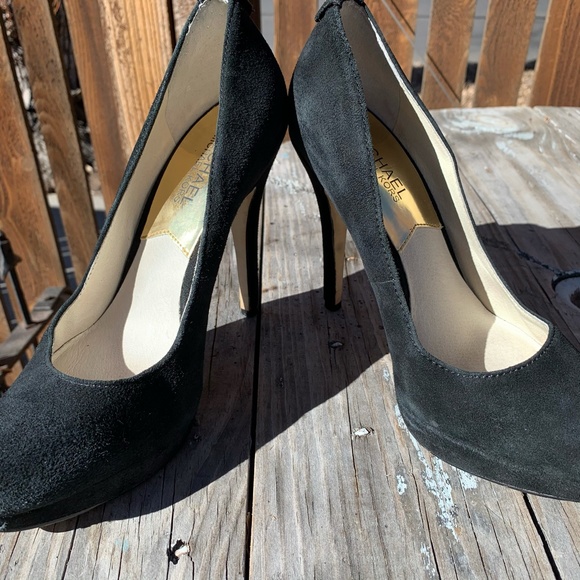 INVENTORY LIQUIDATION SALE! Michael Kors Black Suede Platform Pumps Size 7 - Picture 7 of 12
